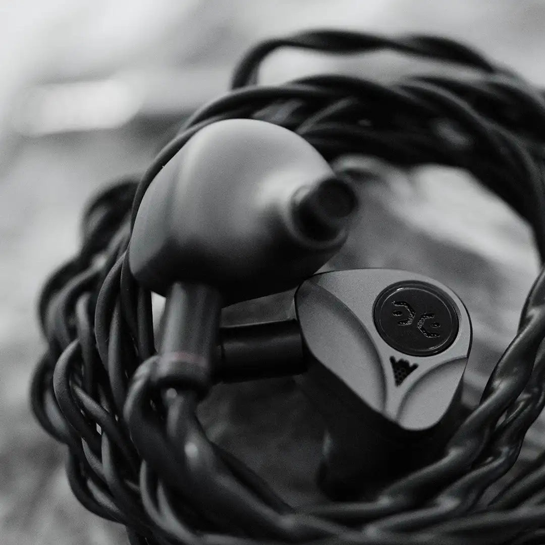 Elysian Apostle 2026 — Tribrid IEM