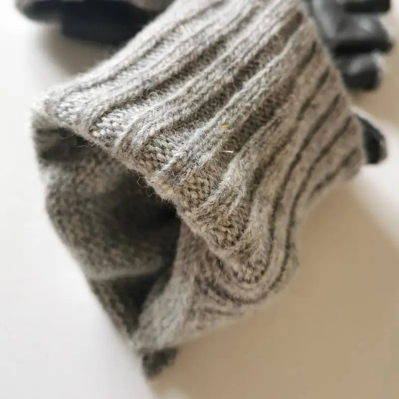 Cool Heart Hollow Fingerless Gloves