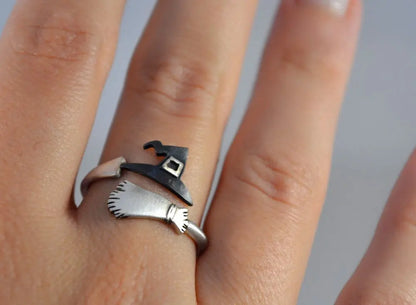 Spooky Chic: Witch Hat Pumpkin Cocktail Ring