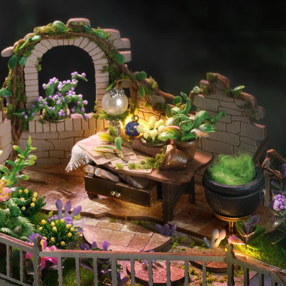 Catwoman's Cozy Chaos Mansion
